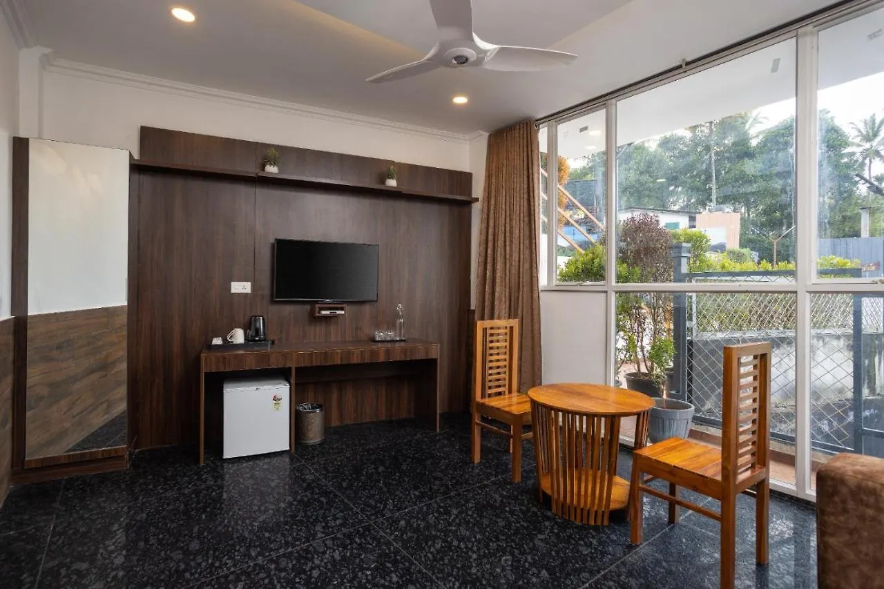 Hotel Star Emirates Luxury Resort And Spa, Munnar Anachal