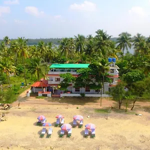 Bed & Breakfast Cherai Residency