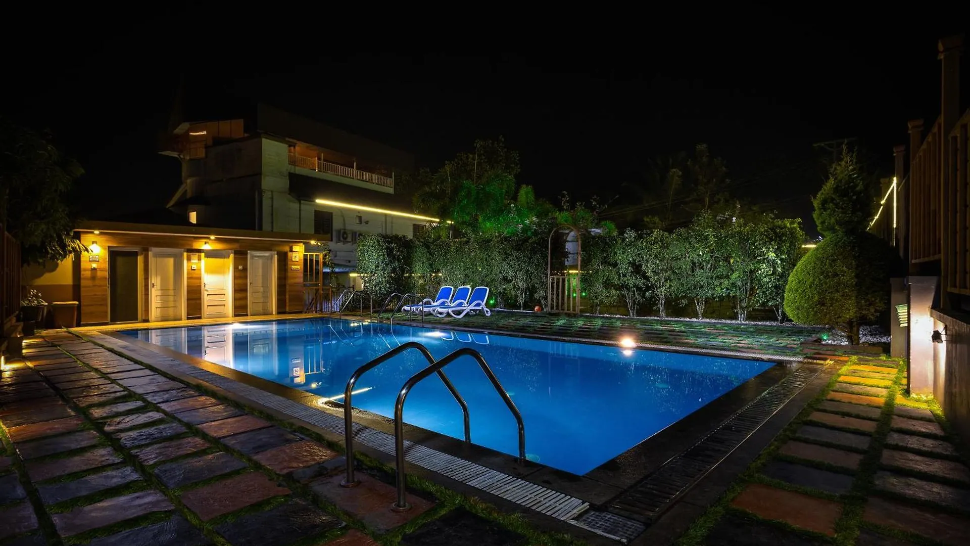 Star Emirates Luxury Resort And Spa, Munnar Anachal 4*,  India