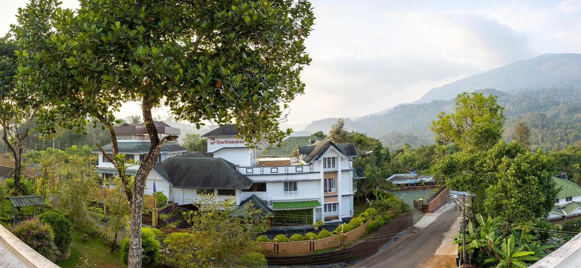 Star Emirates Luxury Resort And Spa, Munnar Anachal 4*,  India