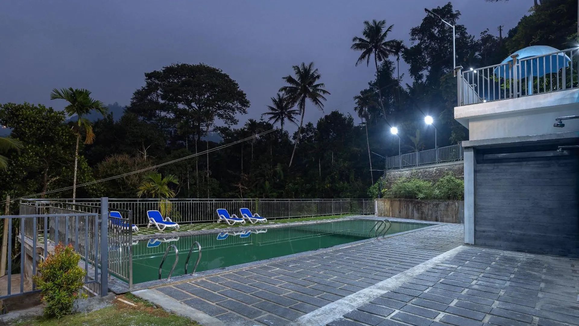 **** Hotel Star Emirates Luxury Resort And Spa, Munnar Anachal India