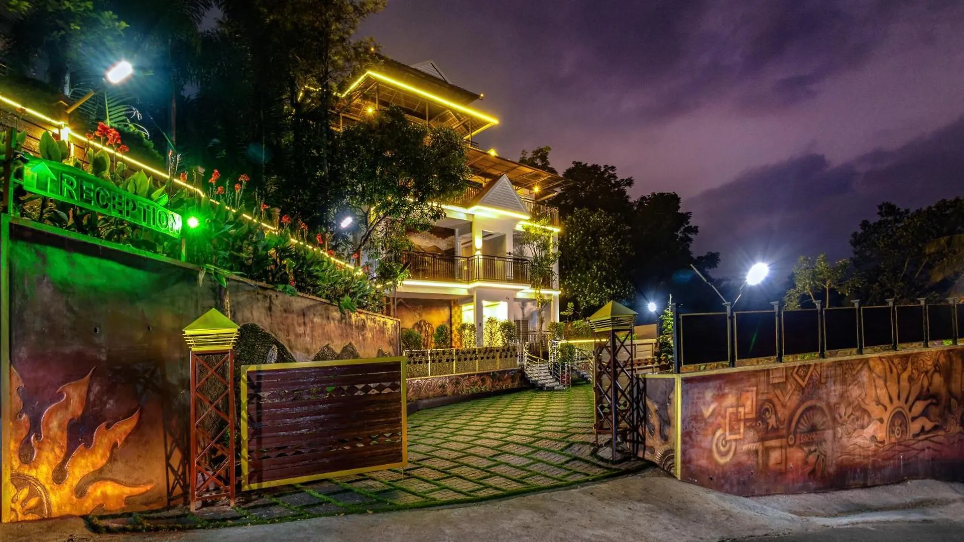 Hotel Star Emirates Luxury Resort And Spa, Munnar Anachal